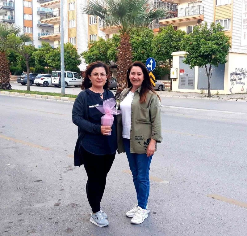 Kadın muhtardan, Anneler Günü’nde hemcinslerine jest
