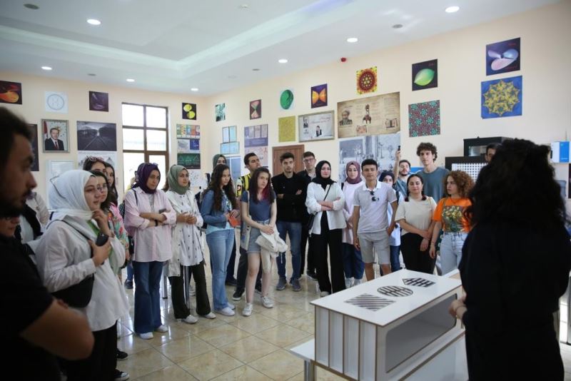 Gazi Üniversitesi öğrencileri Matematik Müzesi’ne hayran kaldı
