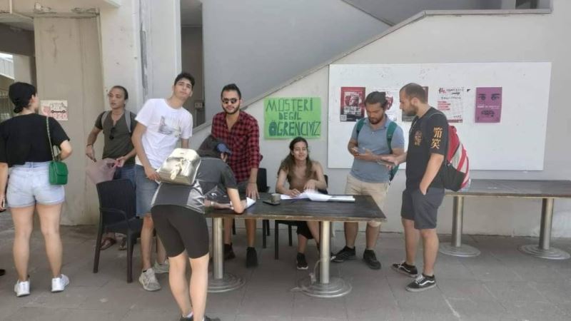 KKTC ODTÜ Kampüsü’nde öğrencilerden ’zam’ protestosu
