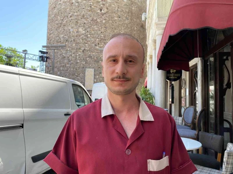 Galata’da kendini yakan şahsı söndüren esnaf: “İlk başta illüzyon gösterisi sandım”
