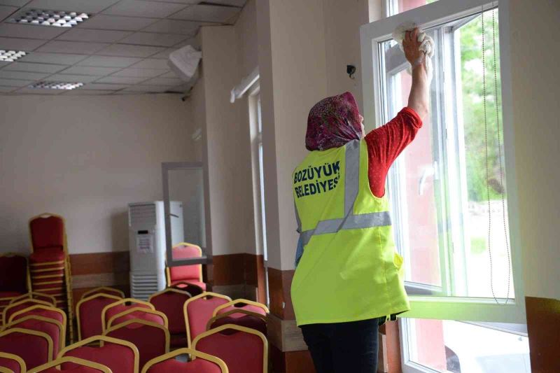 Bozüyük’te mahalle konaklarında temizlik
