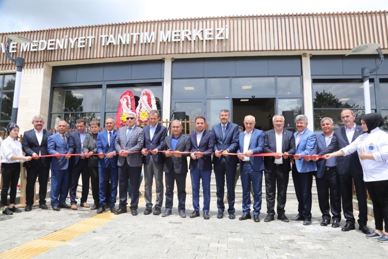 Kütahya’da yapımı tamamlanan ’Frig Çevre ve Medeniyet Tanıtım Merkezi’ hizmete sunuldu
