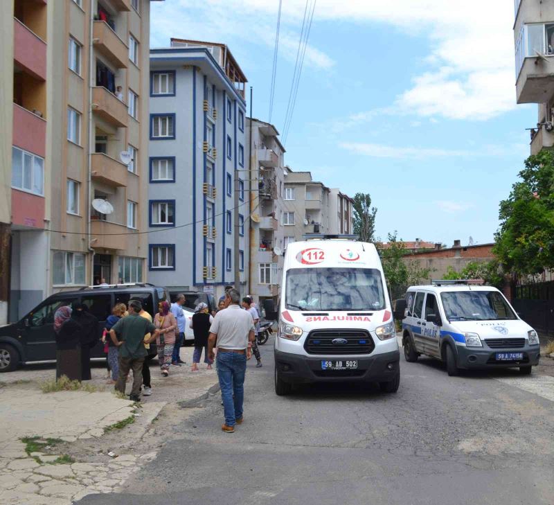 6 yaşındaki çocuk oyun oynarken 4. katın balkonundan düştü
