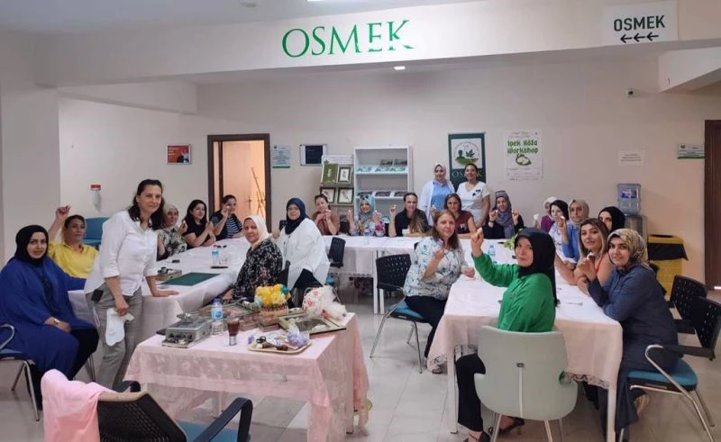 İpek kozalar Osmangazi’de renklendi
