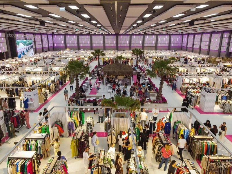 Ruslar ve Ukraynalılar, Antalya’da buluştu
