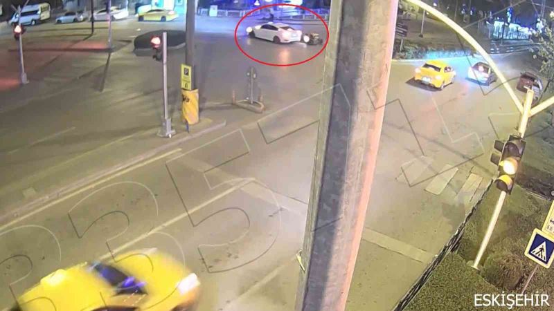 Eskişehir’deki trafik kazası MOBESE kamerasına yansıdı
