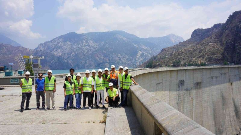 Enerjinin Yıldızları ‘baraj’ dersini Oymapınar Hidroelektrik Santrali’nde aldı
