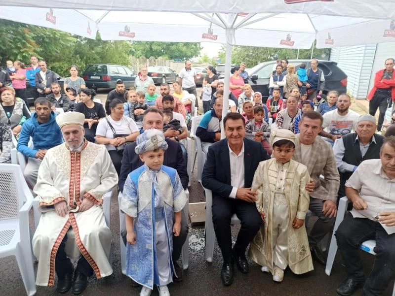 Osmangazi Belediyesi Bulgaristan’da 80 çocuk sünnet ettirildi
