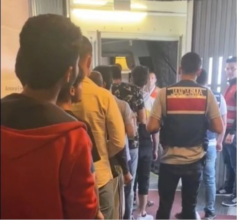 Aydın’da 908 düzensiz göçmen ülkelerine geri gönderildi
