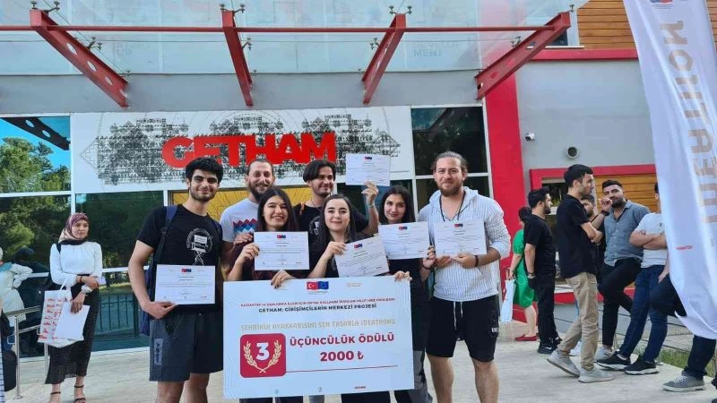 HKÜ’lü öğrenciler 