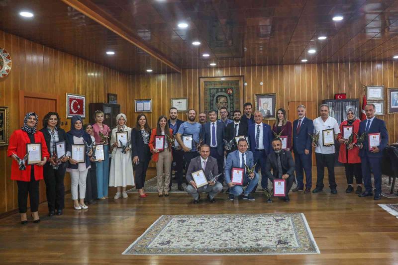 Öğretim elemanlarına akademik teşvik ve ödül töreni düzenlendi
