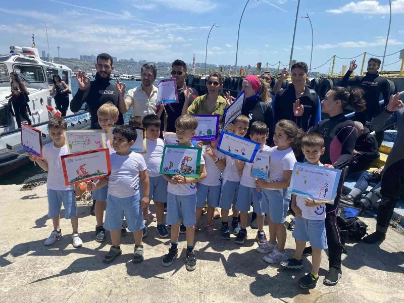 Büyükçekmece’de denizin dibi temizliği su altı kamerasında
