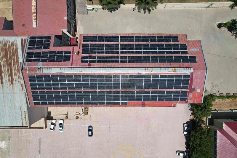 Bu okulun 24 bin 300 liralık elektrik faturası 410 liraya düştü
