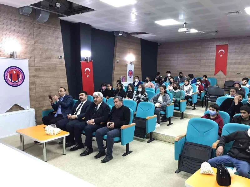 Okuyarak kazandılar, altınla ödüllendirildiler
