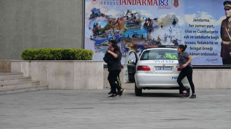 Kimliğini unutunca imdadına trafik polisi yetişti
