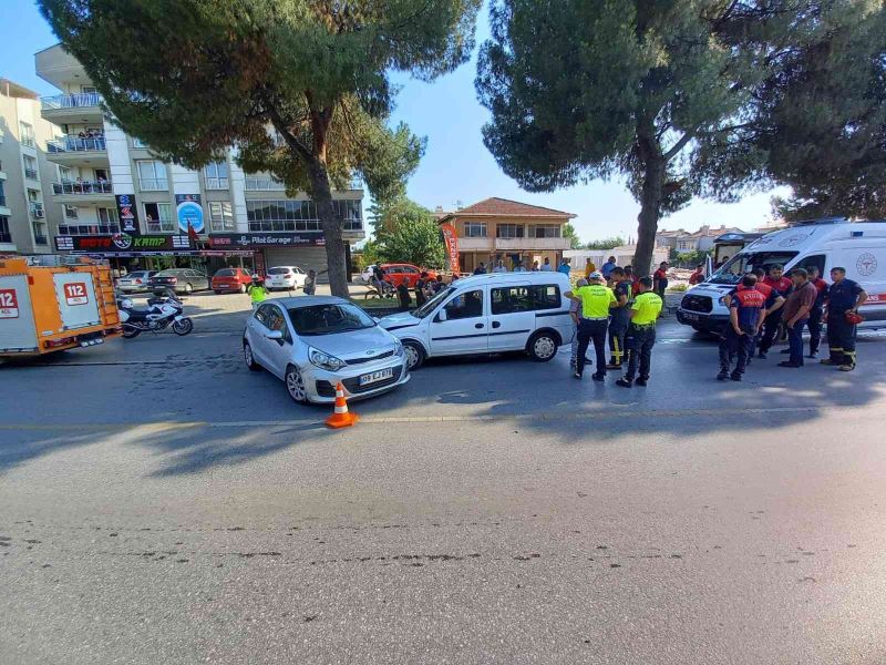 Aydın’da 2 otomobil çarpıştı: 1 yaralı