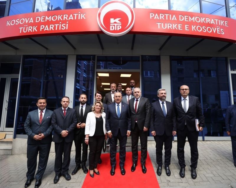 Bakan Çavuşoğlu, Bölgesel Kalkınma Bakanı ve KDTP Genel Başkanı Fikrim Damka ile görüştü