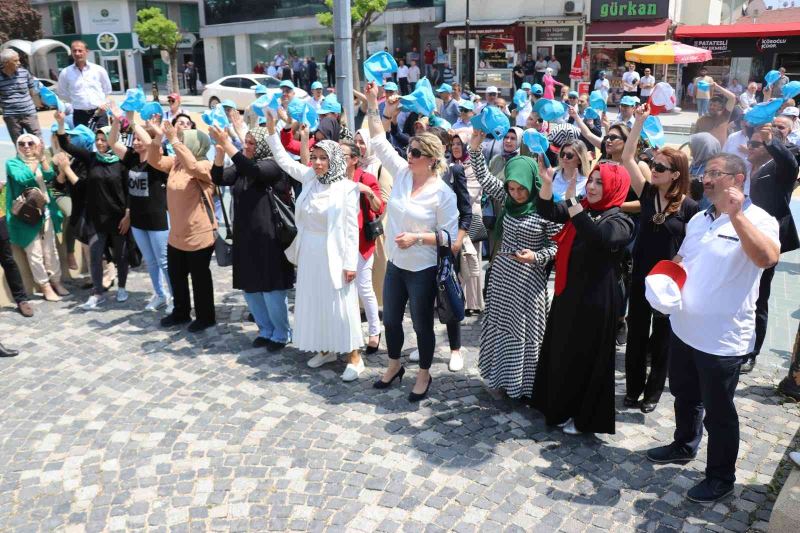 CHP’li Başkan Özcan’a kadınların tepkileri sürüyor
