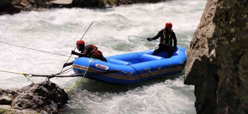 Çayda akıntıya kapılan sağlıkçıyı arama çalışmaları 10’uncu gününde
