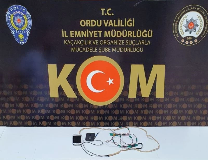 Ehliyet sınavında kopya düzeneği kuranlar yakalandı
