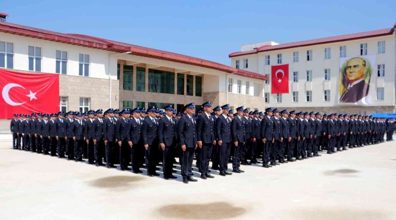 Adana’da 602 polis adayı mezun oldu