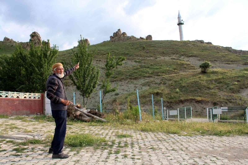 Minareleri görüp gelenler camiyi bulamıyor
