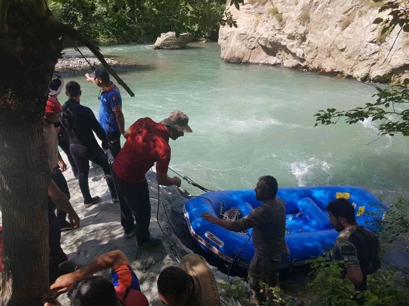 Kayıp sağlıkçıyı arama çalışmaları 13’üncü gününde

