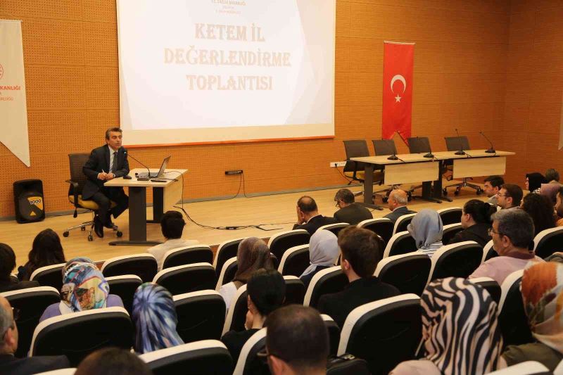 Dr. Bedir, kanser taramaları ve erken tanının önemine dikkat çekti
