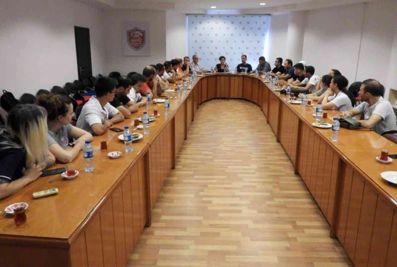 Çocukların 3’üncü rol modeli, spor eğitmenleri
