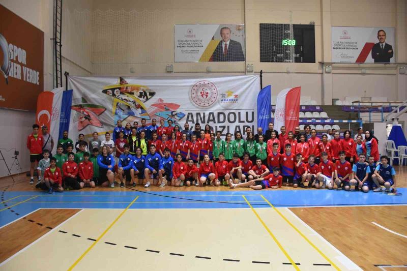 Afyonkarahisar’da ANALİG Badminton Çeyrek Final müsabakaları sona erdi
