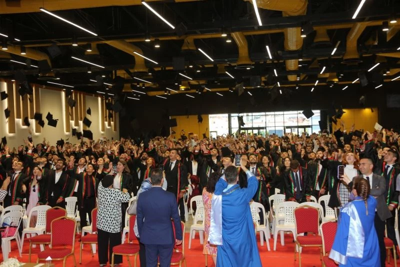 Hukuk Fakültesi mezunları mesleğe adım attı
