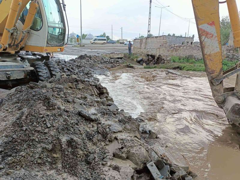 Ağrı’daki sel felaketinde 34 yapı hasar gördü
