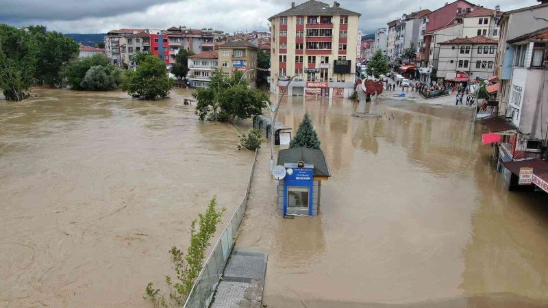 Bartın’da sel suları çekilmeye başladı, kent dron ile havadan görüntülendi
