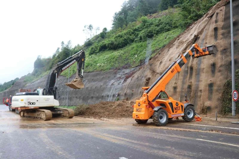 Bolu Dağı Tüneli’nde toprak kayması İstanbul yönünü kapattı
