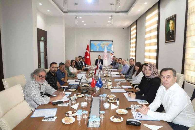 Tarihi Kimliğiyle Kars Kenti Projesi yönlendirme toplantısı yapıldı
