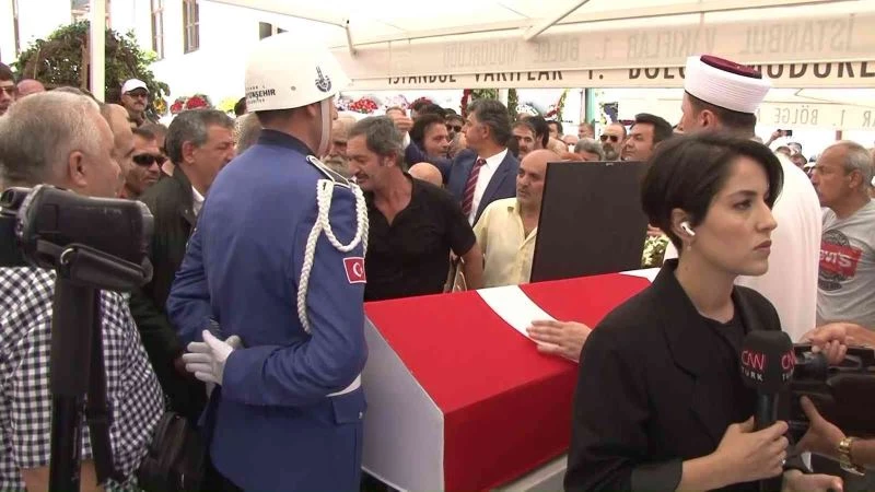 Cüneyt Arkın’ın cenazesi Teşvikiye Camii’ne getirildi
