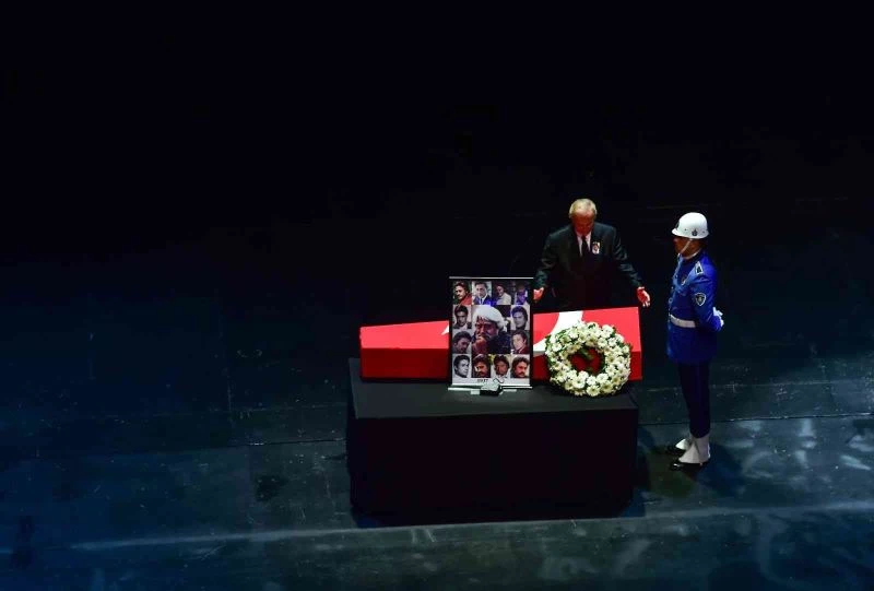 Cüneyt Arkın’ın vedasında dostları duayen sanatçıyı anlattı
