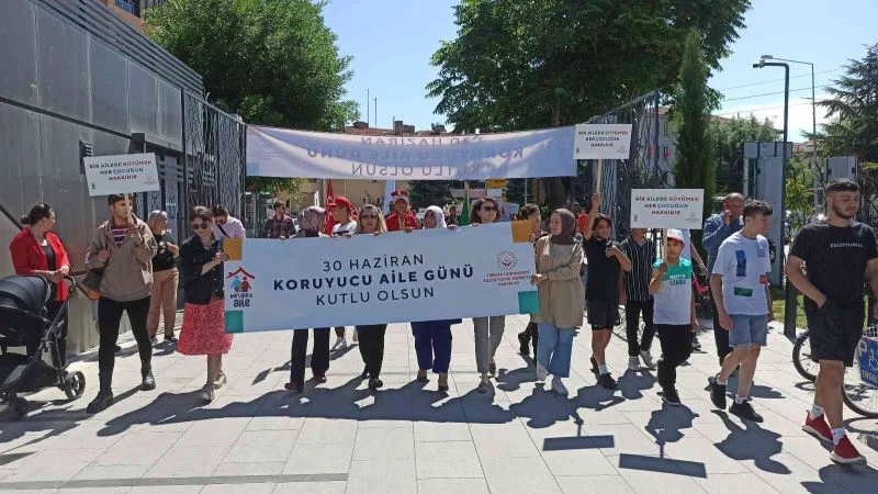 Koruyucu Aile Günü Eskişehir’de mehter eşliğinde kutlandı
