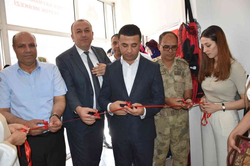 Siverek’te yöresel bez bebekler sergilendi
