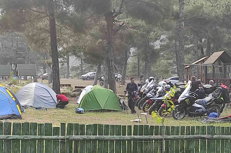 Aladağlar Milli Parkı, kampçılardan yoğun ilgi görüyor
