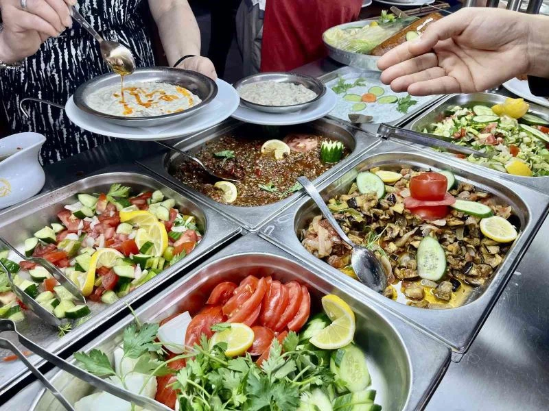 Küçük bir işletmeyle el lezzetlerini konuşturmaya başlayan Ağrılı kadınlar ikinci şubesini açtı
