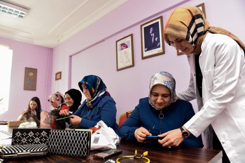 Taşköprülü girişimci kadınların özel tasarım çantaları Almanya’da sergilenecek
