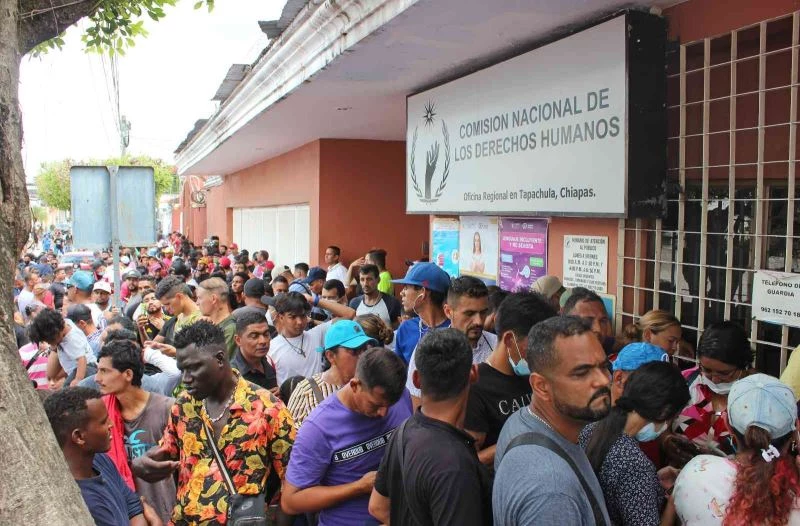 Meksika’daki göçmenler ABD sınırına yürüyor
