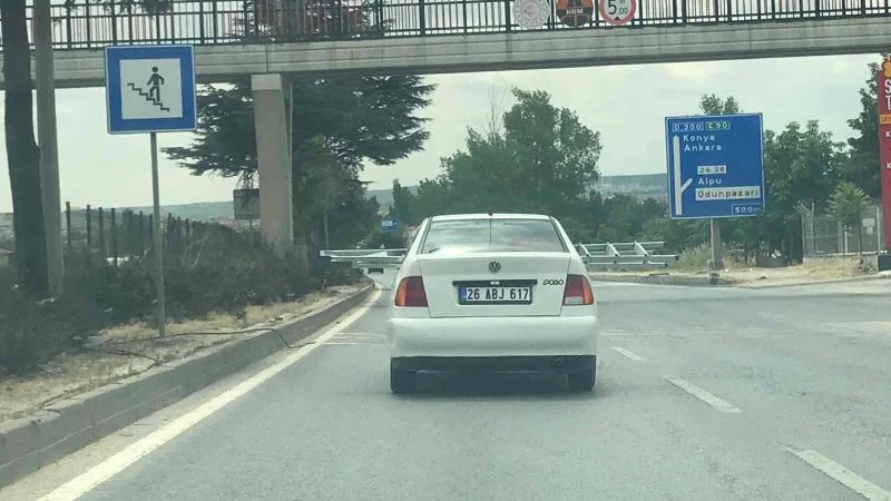  Trafikteki ilginç anlar cep telefonu kamerasına yansıdı
