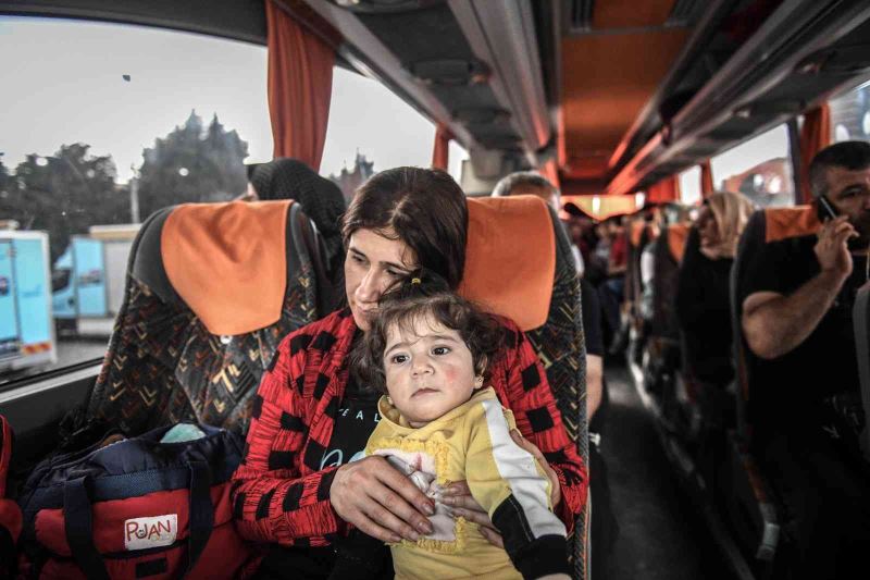 Esenyurt’ta 34 Suriyeli daha ülkesine gönderildi
