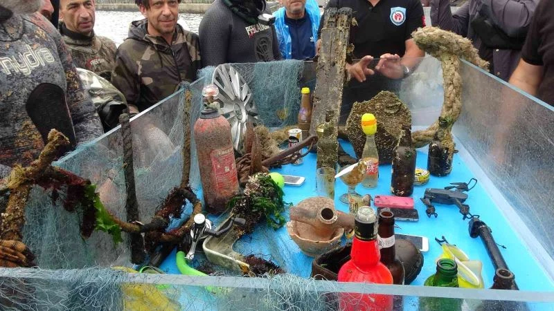 İzmit Körfezi’nin dibinden çıkanlar ’Yok artık’ dedirtti
