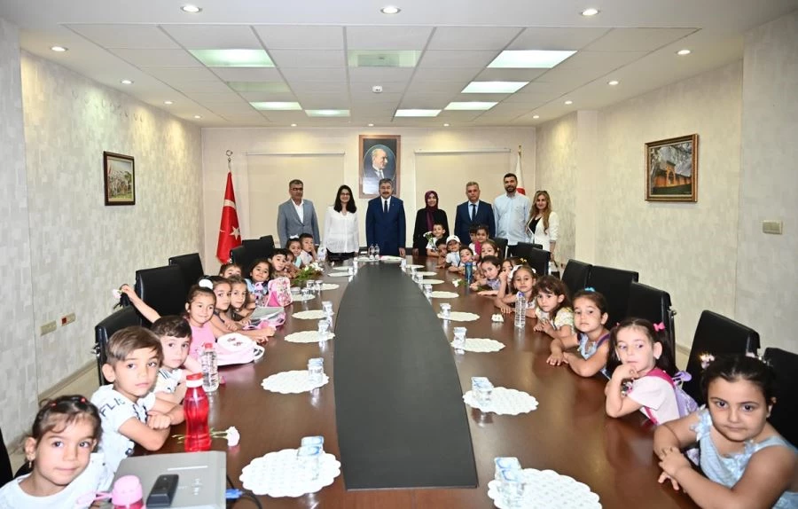 Vali Dr. Erdinç Yılmaz, Cevdetiye İlkokulu Anasınıfı Öğrencilerini Misafir Etti