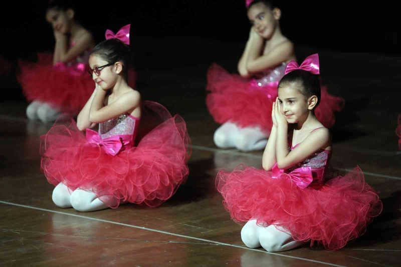 TUBİL’in minik balerinleri sahnede
