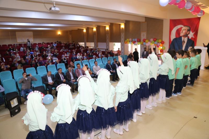 Hadim’de Kur’an kursu öğrencilerinden mezuniyet programı
