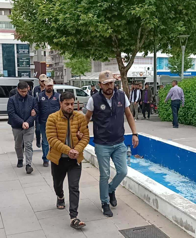 Kırşehir’deki DEAŞ operasyonunda 1 tutuklama, 6 sınır dışı
